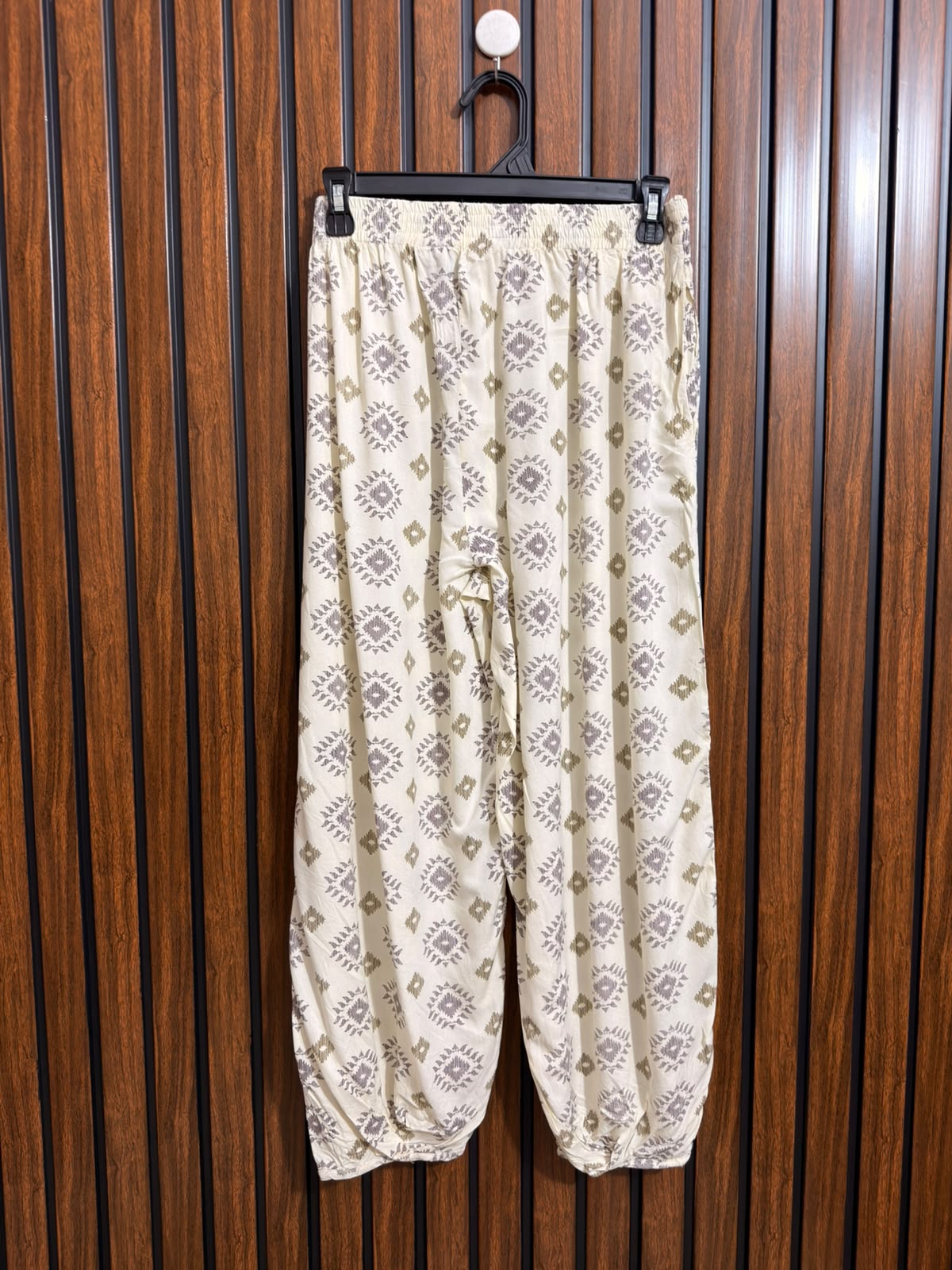 Waist 30 to 32  Lenght 34  Fabric linen Western Branded Womens Trouser