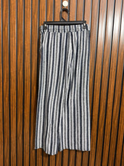 Waist 28 to 30  Lenght 35  Fabric jersey Branded Womens Trouser