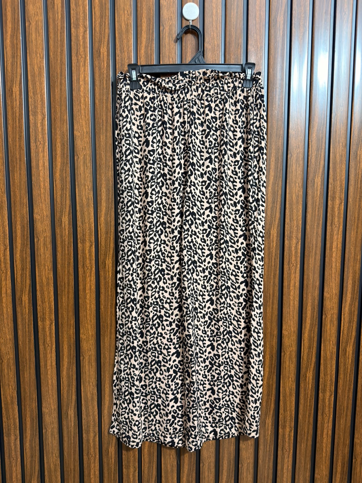 Waist 30 to 32  Lenght 35  Fabric linen Branded Western Trouser