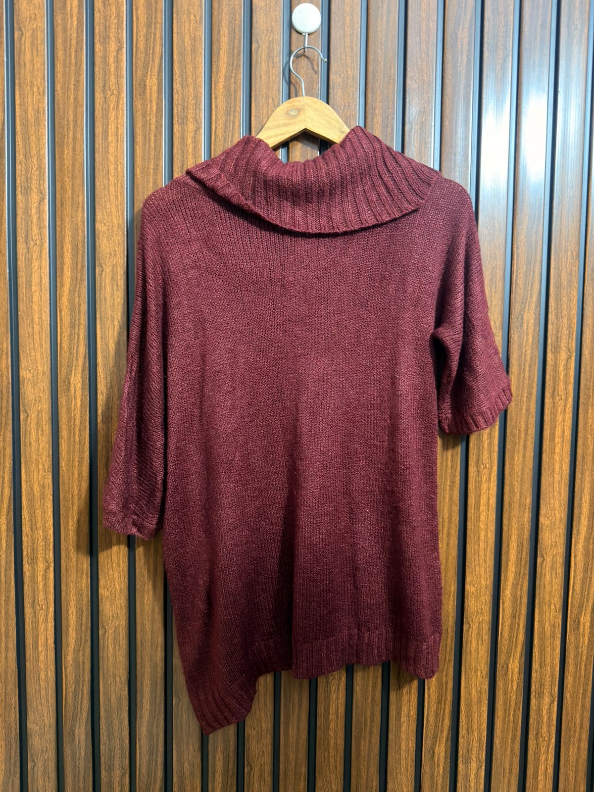 Chest medium baggy style  Lenght 27 Branded Womens Sweater