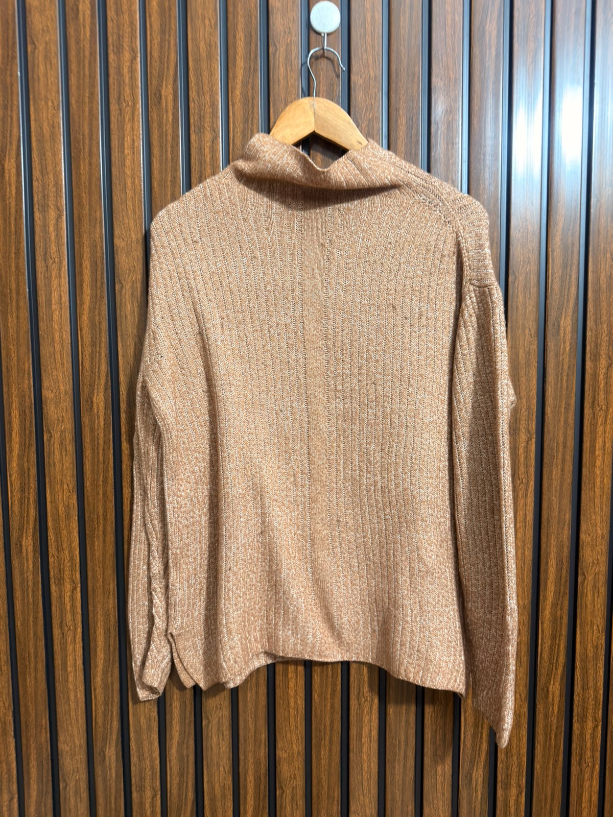 Chest medium  baggy style  Lenght 26 Branded Womens Sweater