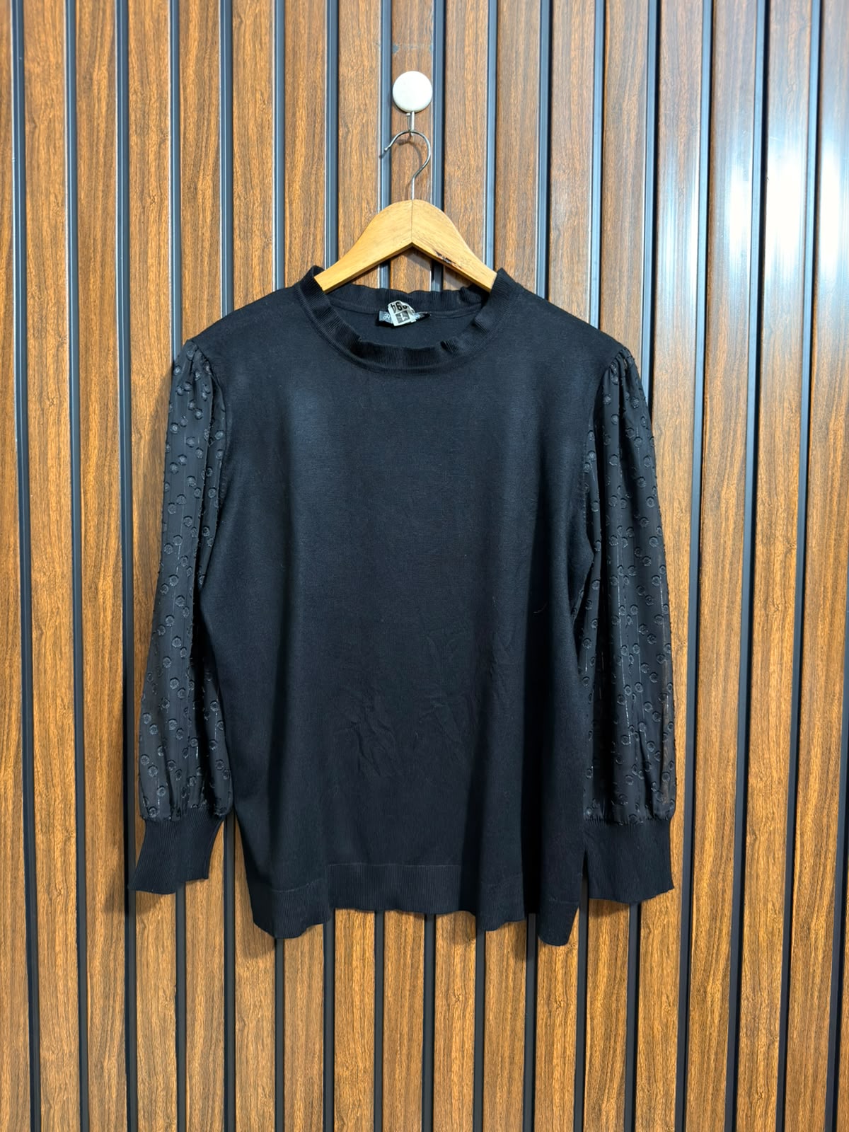 chest 23  Lenght 25 Branded Womens Winter Top