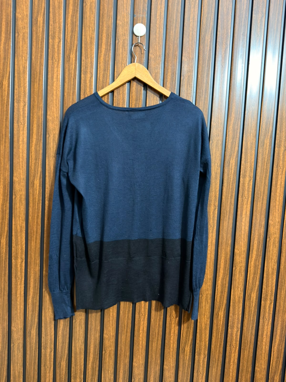 Chest extra small  baggy style  Lenght 25 to 27 Womens Classic Winter Top