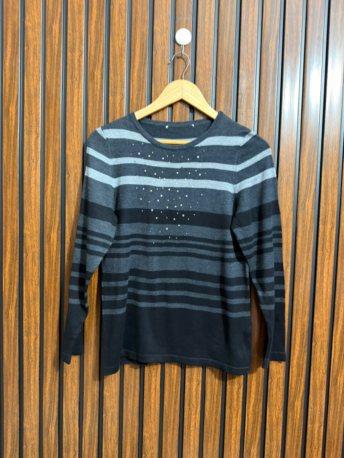 Chest 20  Lenght 25 Western Branded Womens Winter Top