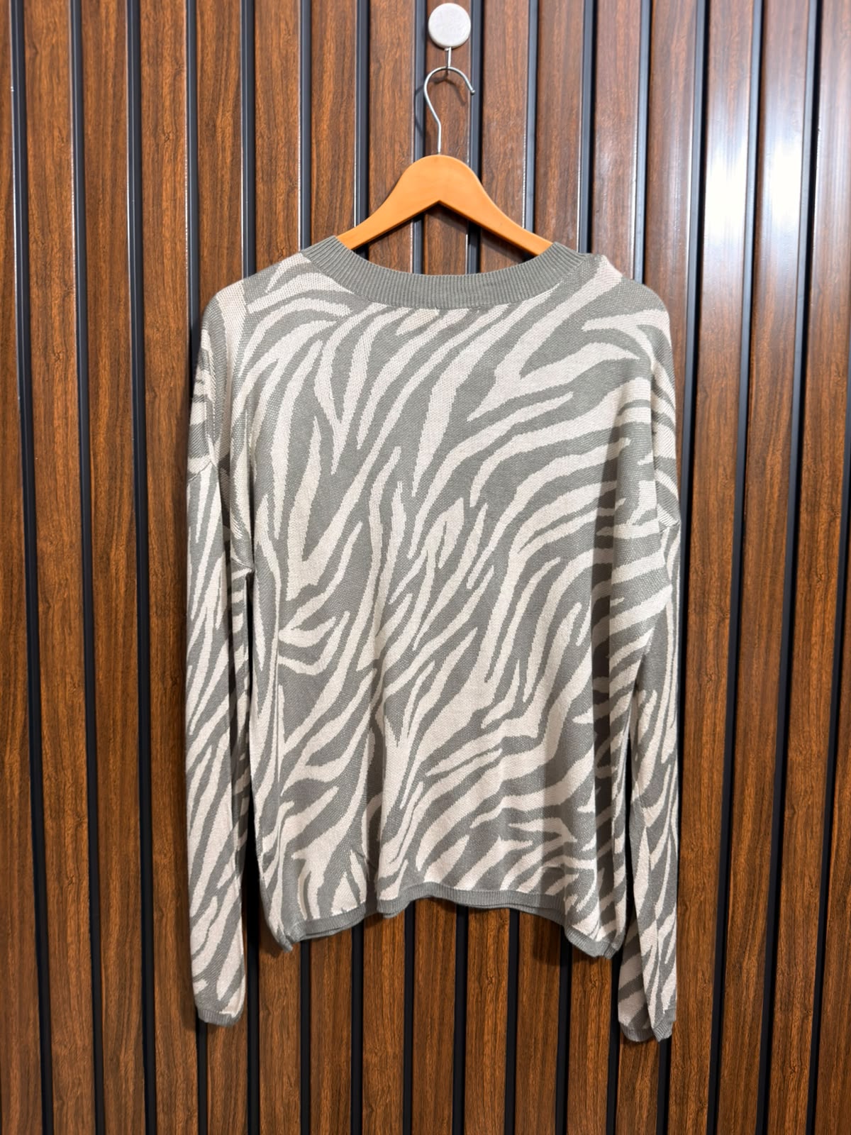 Chest large  baggy style  Lenght 26 Western Essential Top