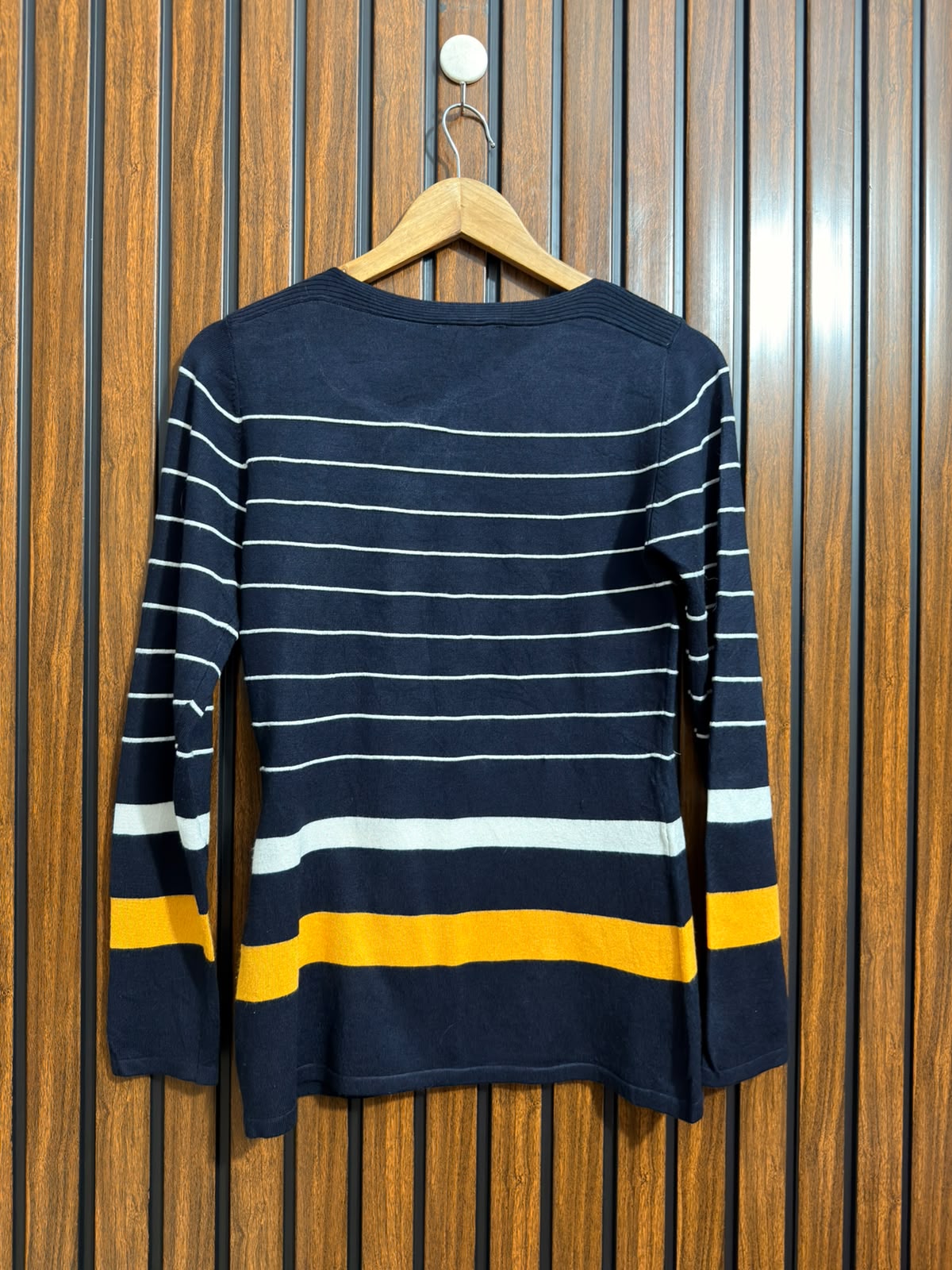 Chest 19  Lenght 26 Western Branded Womens Winter Top