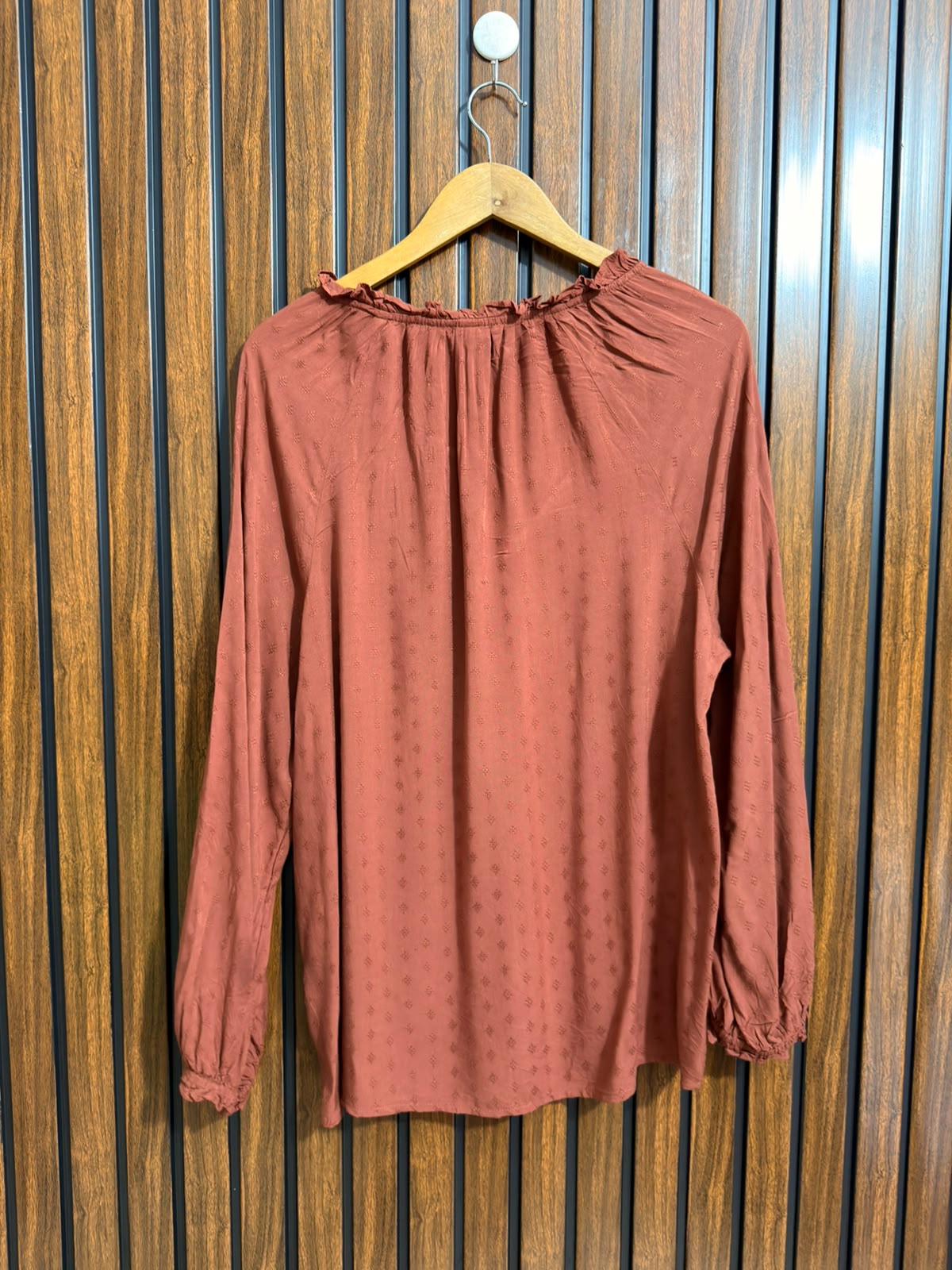 Chest 21  Lenght 26 to 28  Fabric linen Western Womens Wear