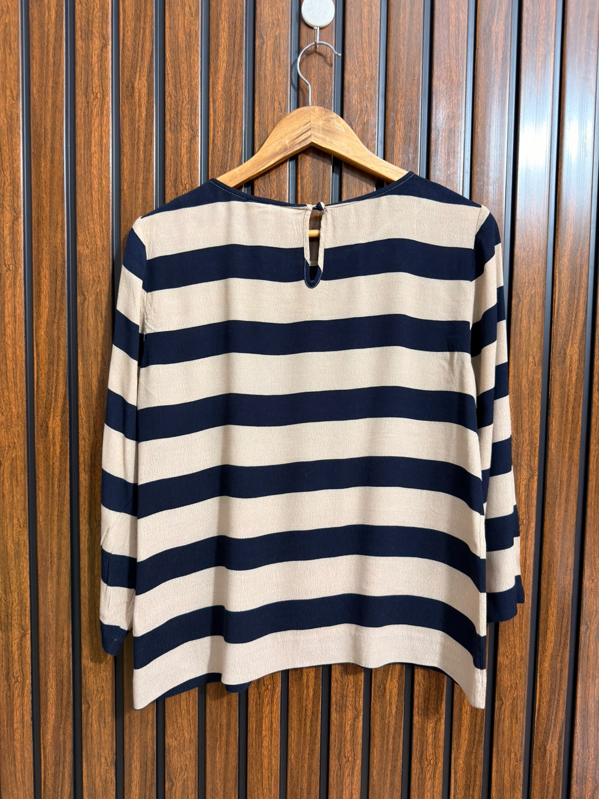 Chest 18  Lenght 22.5  Fabric Georgette Womens Branded Full Sleeve Top