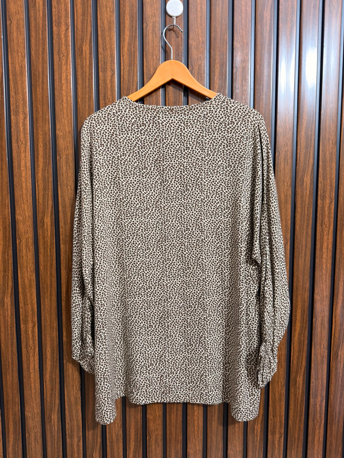Chest 22  Lenght 29  Fabric linen Western Branded Ladies Top