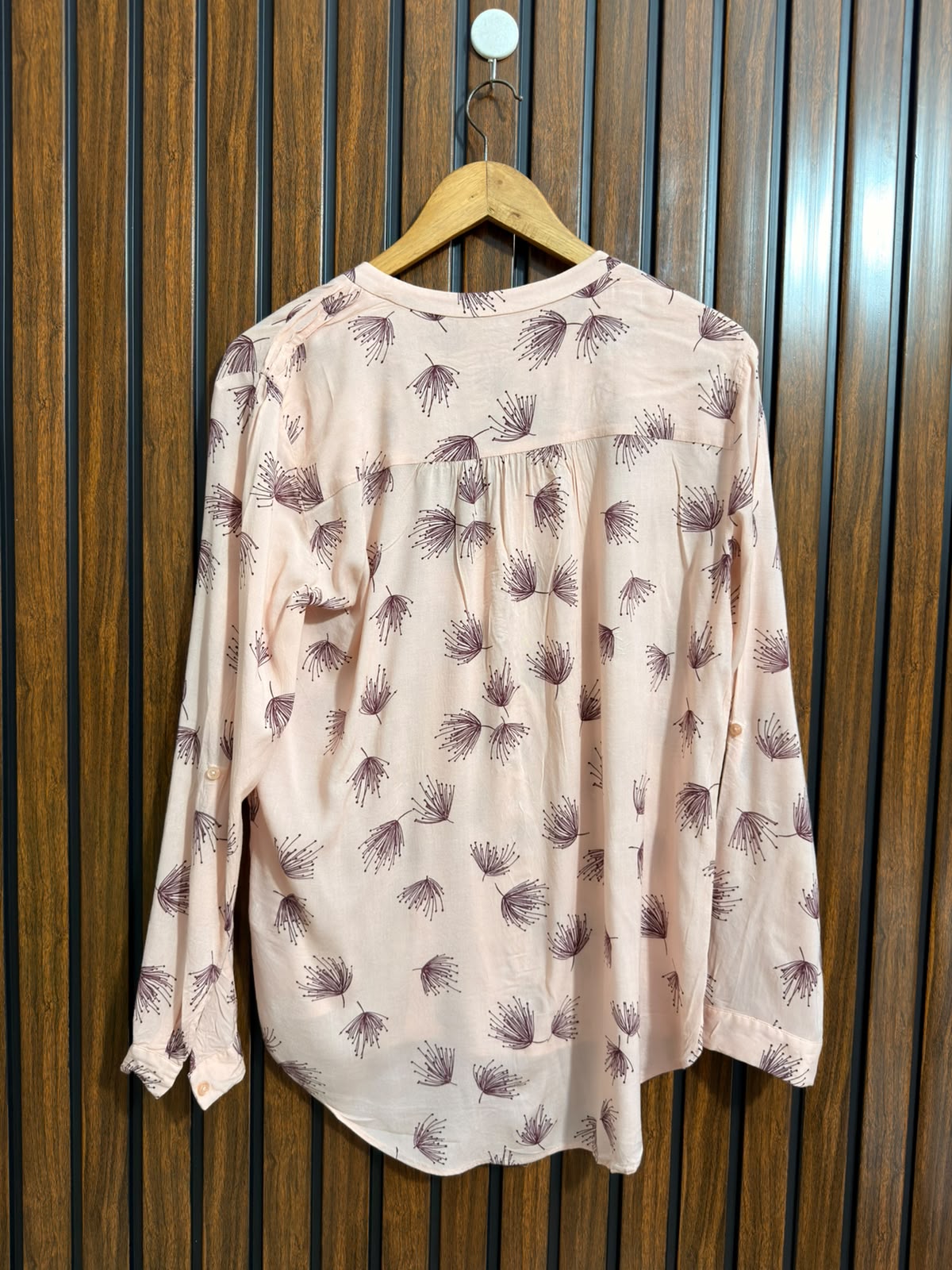 Chest 20  Lenght 26 to 28  Fabric linen Womens Full Sleeve Top