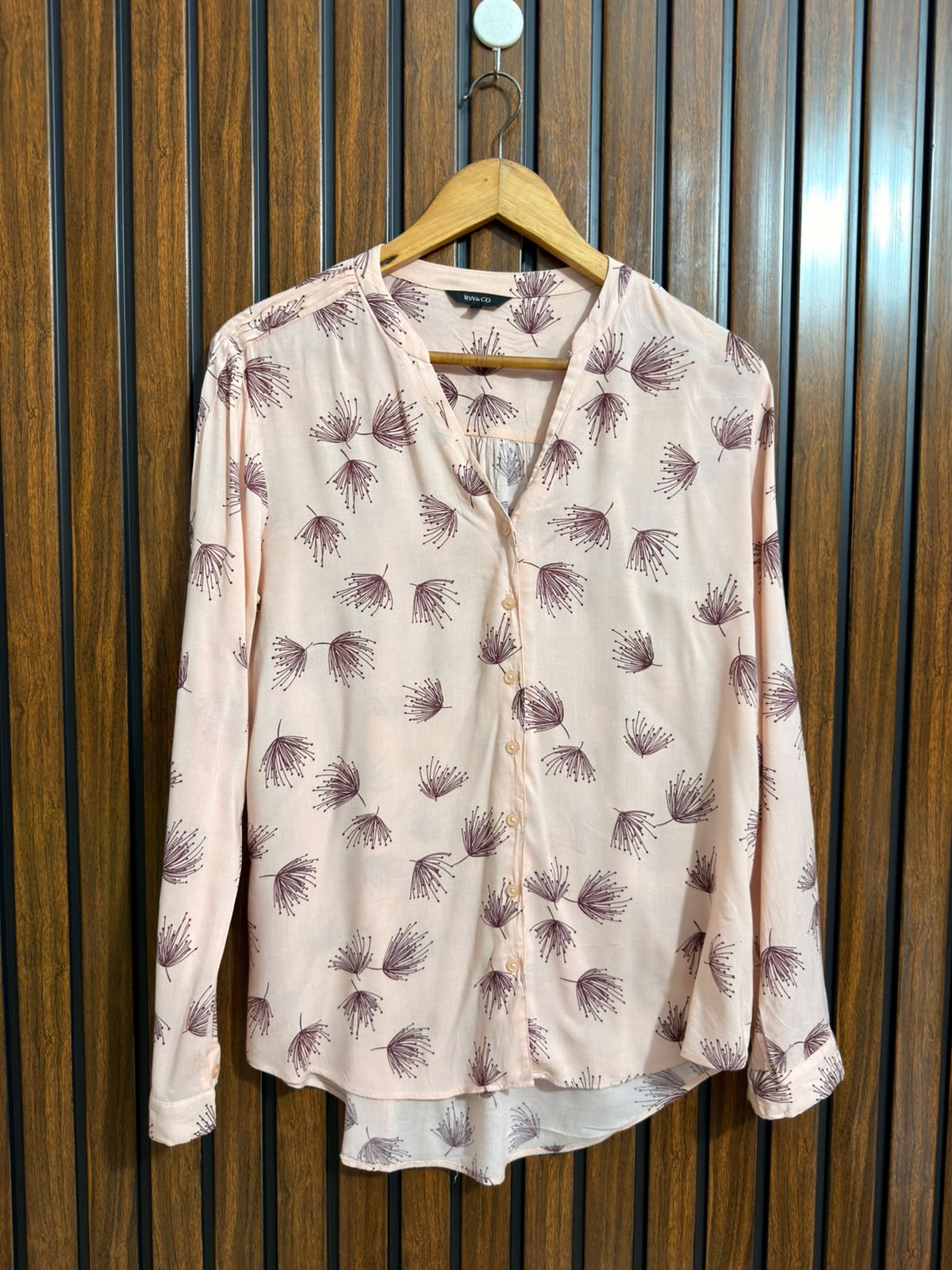 Chest 20  Lenght 26 to 28  Fabric linen Womens Full Sleeve Top
