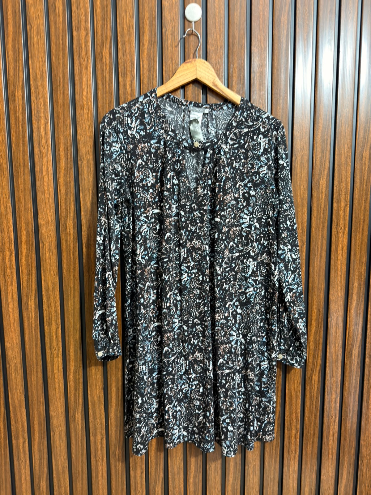 Chest 20  Lenght 35  Fabric linen Womens Sleeve Collection