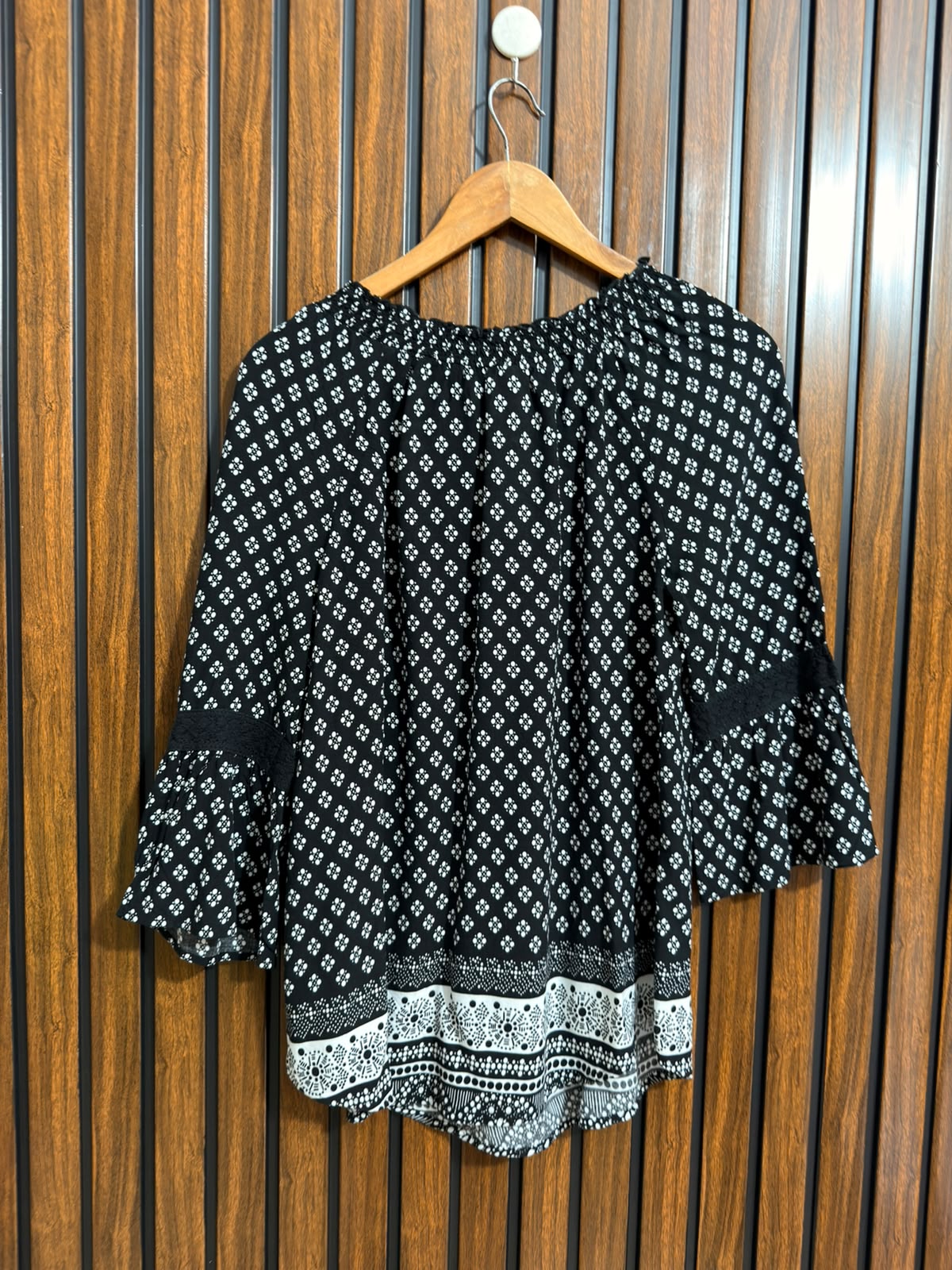 Chest 18  Lenght 28  Fabric linen Branded Womens Wear