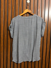 Chest 20  Lenght 25  Fabric linen Branded Basic Half Sleeve Top