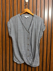 Chest 20  Lenght 25  Fabric linen Branded Basic Half Sleeve Top