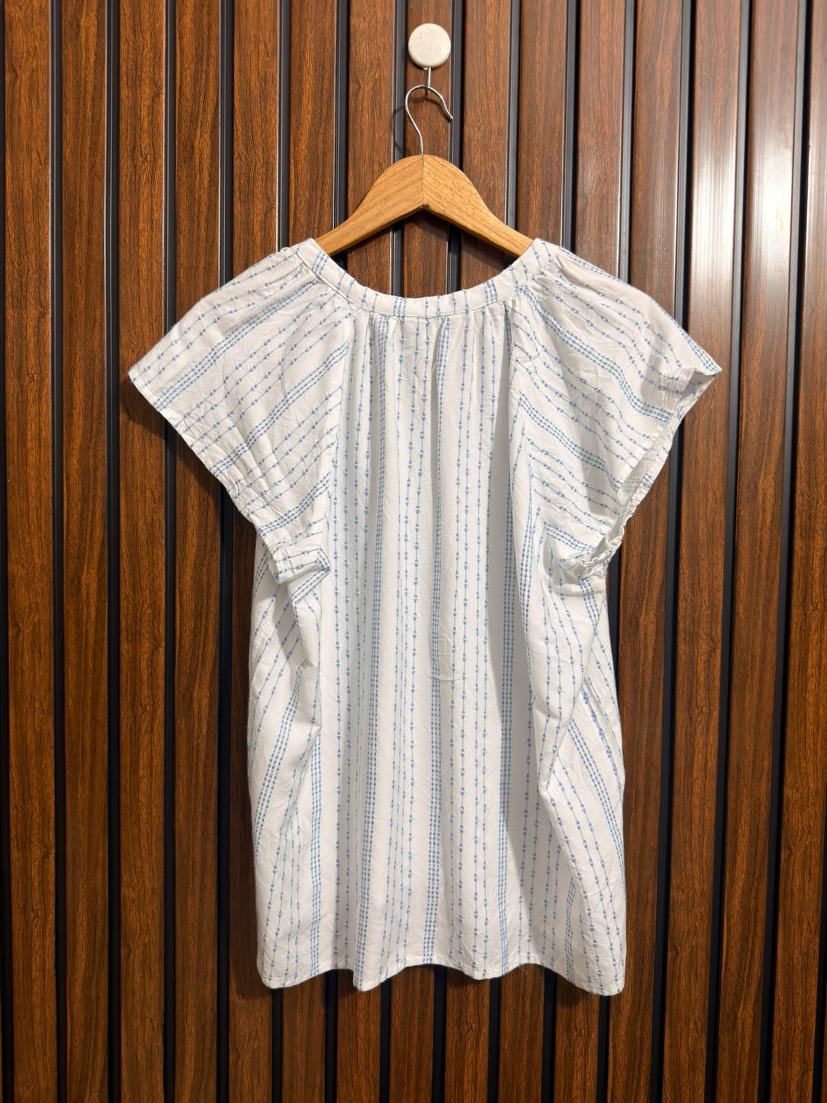 Chest 21  Lenght 25  Fabric linen Womens Basic Half Sleeve Top