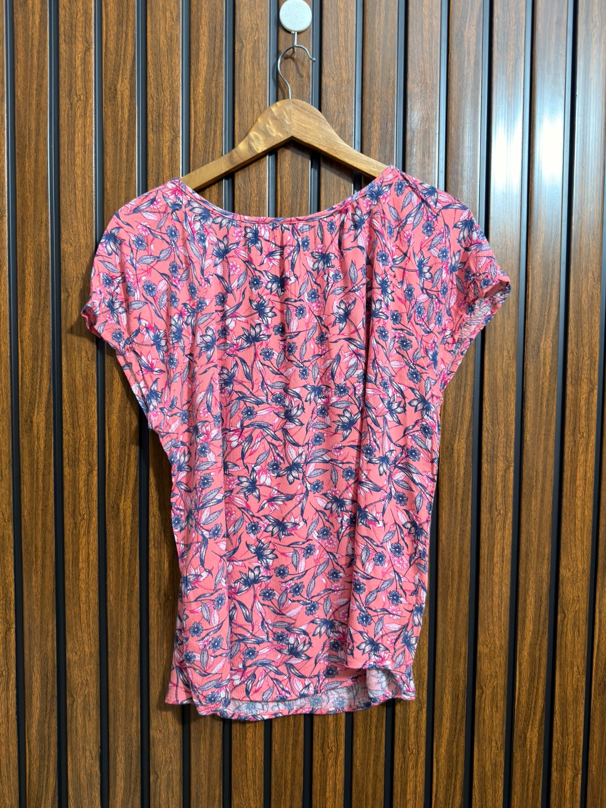 Chest 21  Lenght 25  Fabric linen Womens Trendy Half Sleeve Top