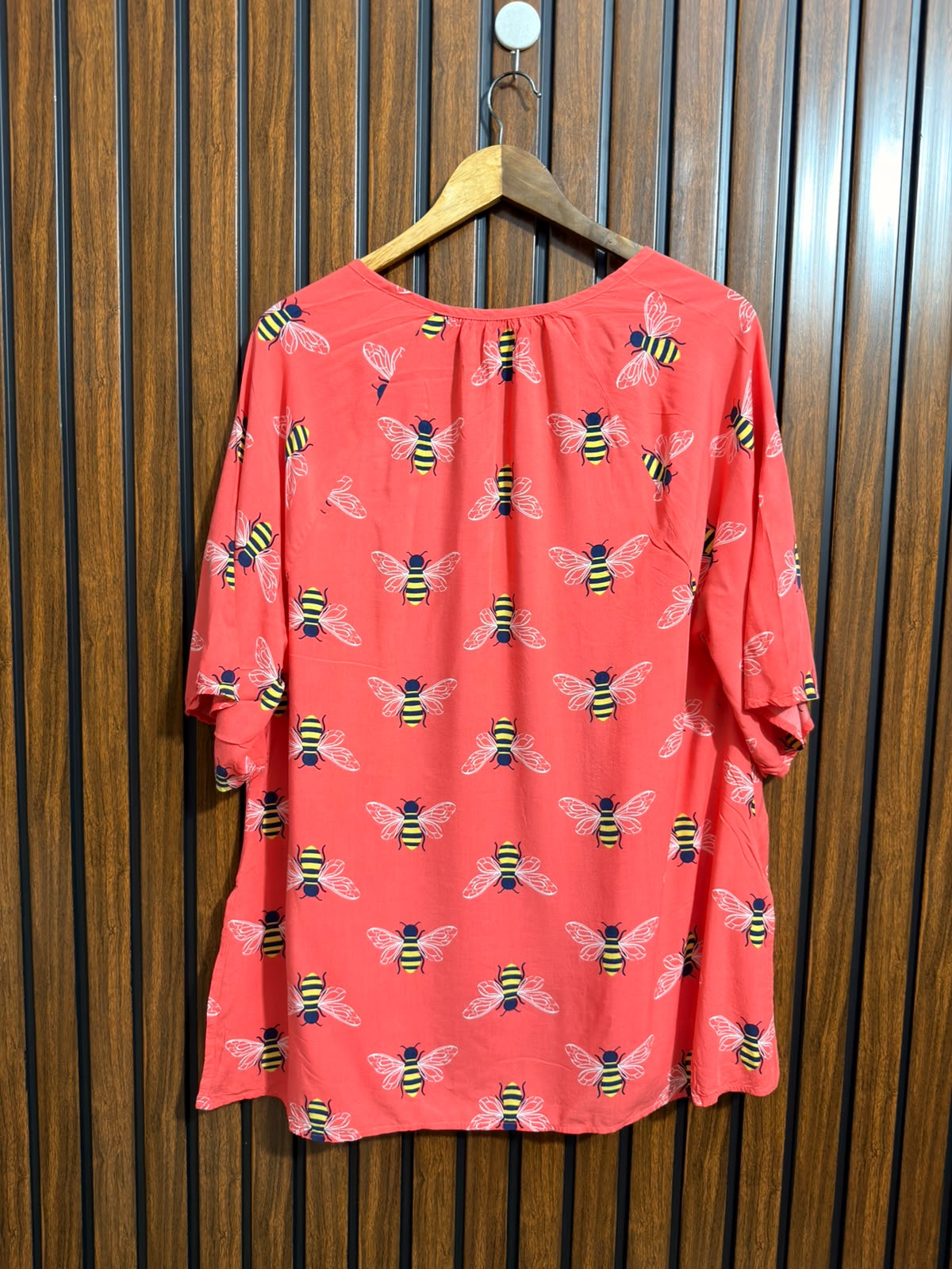 Chest medium  Lenght 29  Fabric linen Branded Ladies Half Sleeve Top