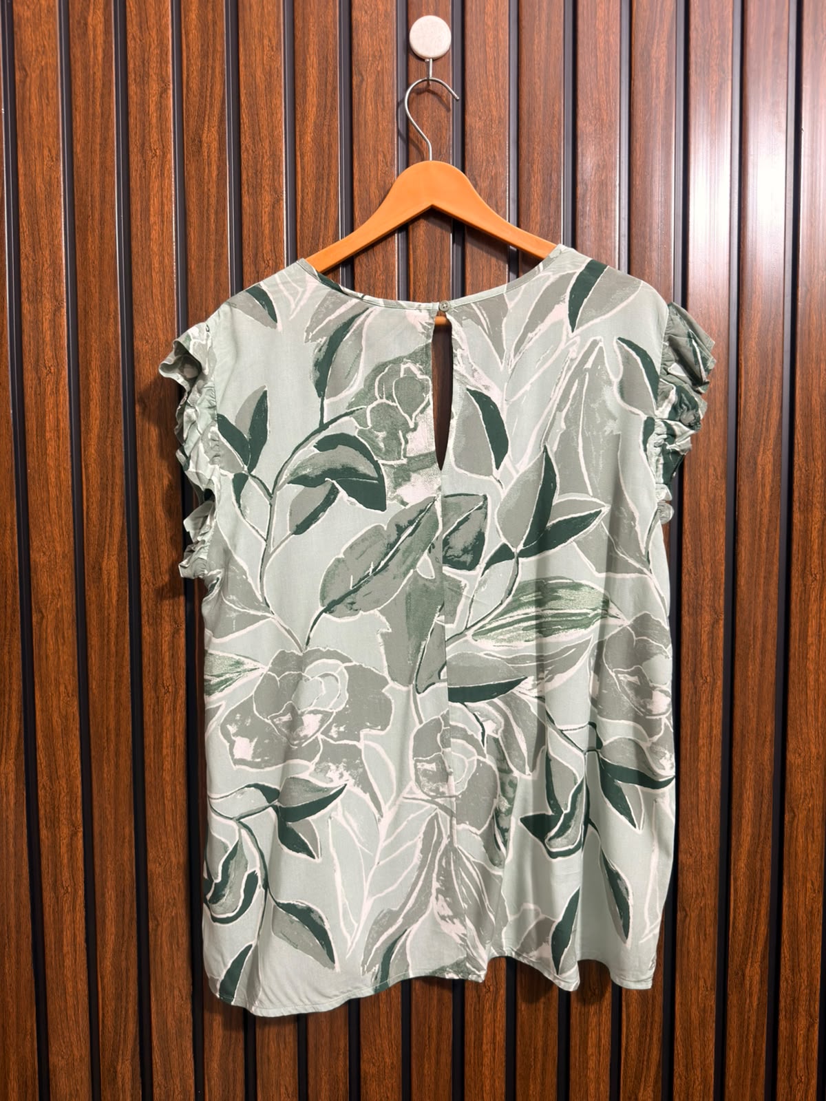 Chest 19  Lenght 26 to 27  Fabric linen Ladies Simple Half Sleeve Top