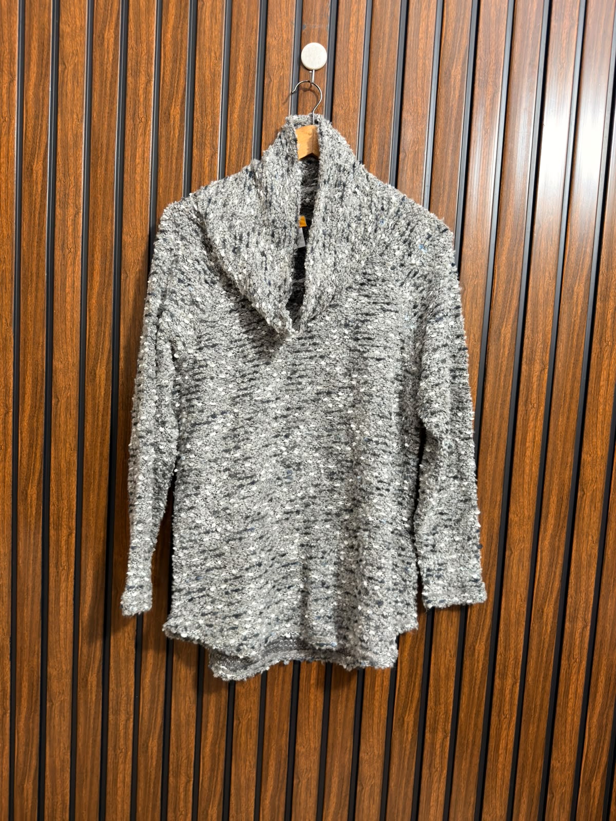 Chest 20  Lenght 29 Branded Rabbit Wool Sweater Edition