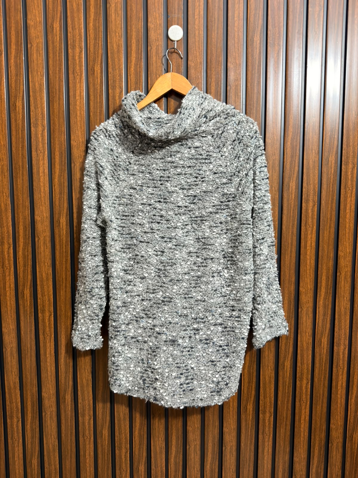 Chest 20  Lenght 29 Branded Rabbit Wool Sweater Edition