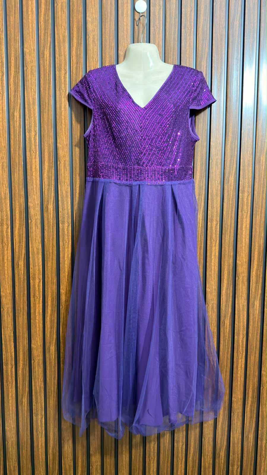 Chest 20  Lenght 46  Fabric net and silk Chest 20  Lenght 46  Fabric net and silk