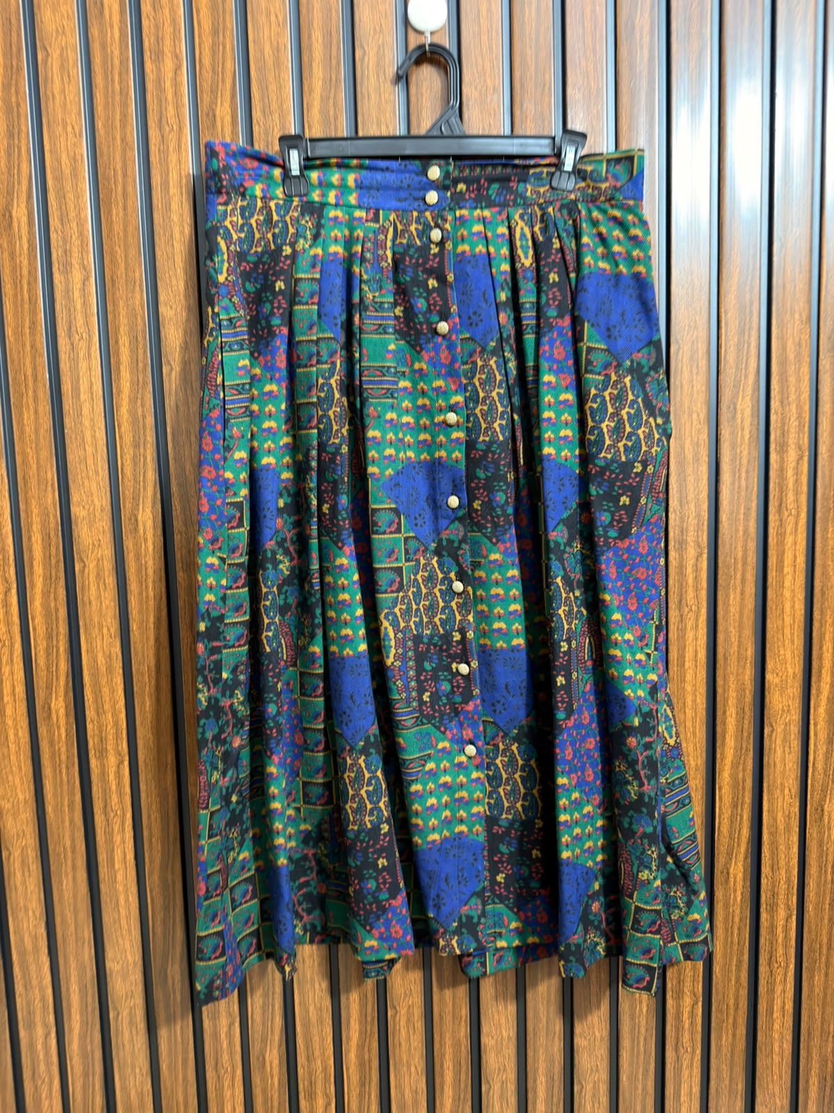 Waist 34  Lenght 31  Fabric cotton silk Womens Branded Skirt