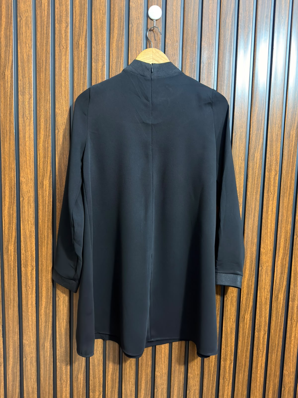 Chest 18  Lenght 30  Fabric silk Western Branded Long Top
