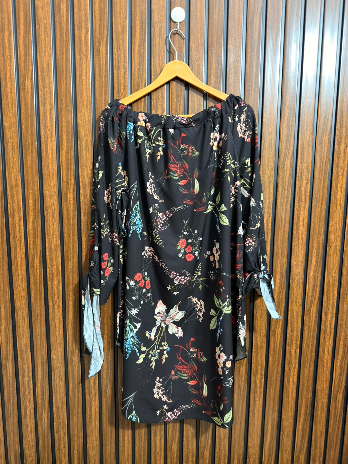 Chest 21  Lenght 32 to 35  Fabric silk Western Ladies Top