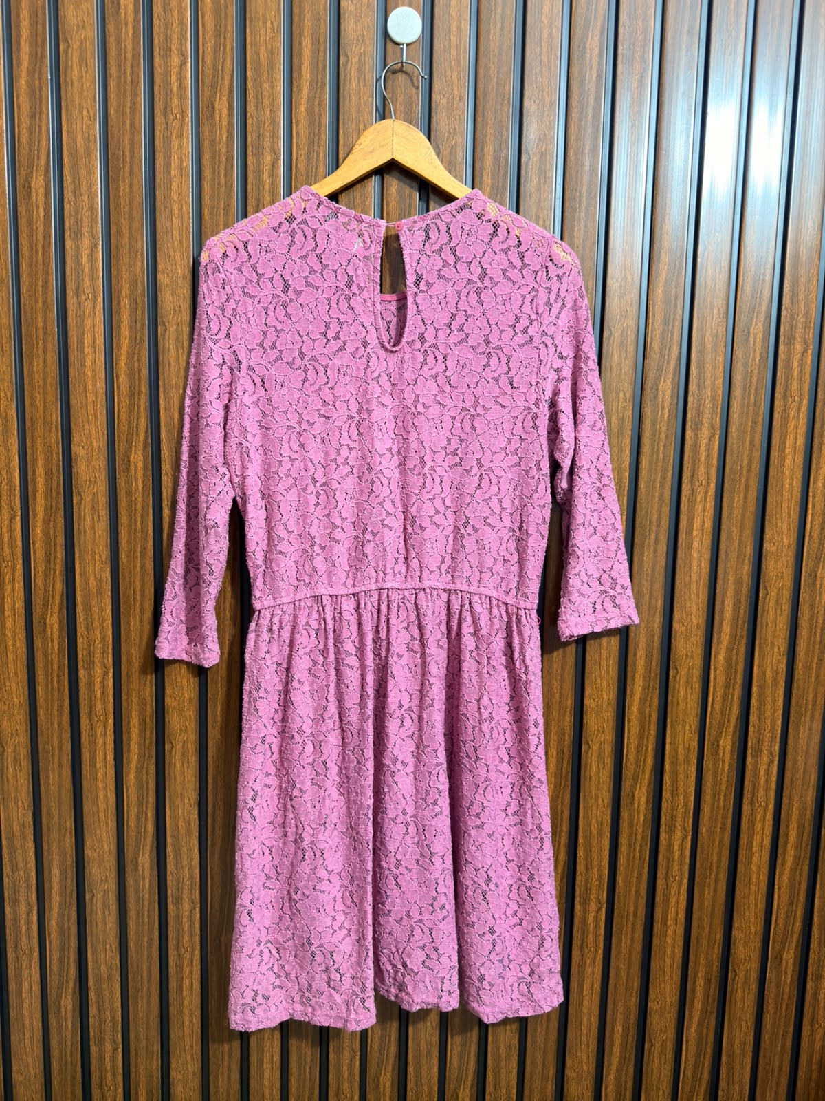 Chest 18  Lenght 37  Fabric net Branded Womens Long Top