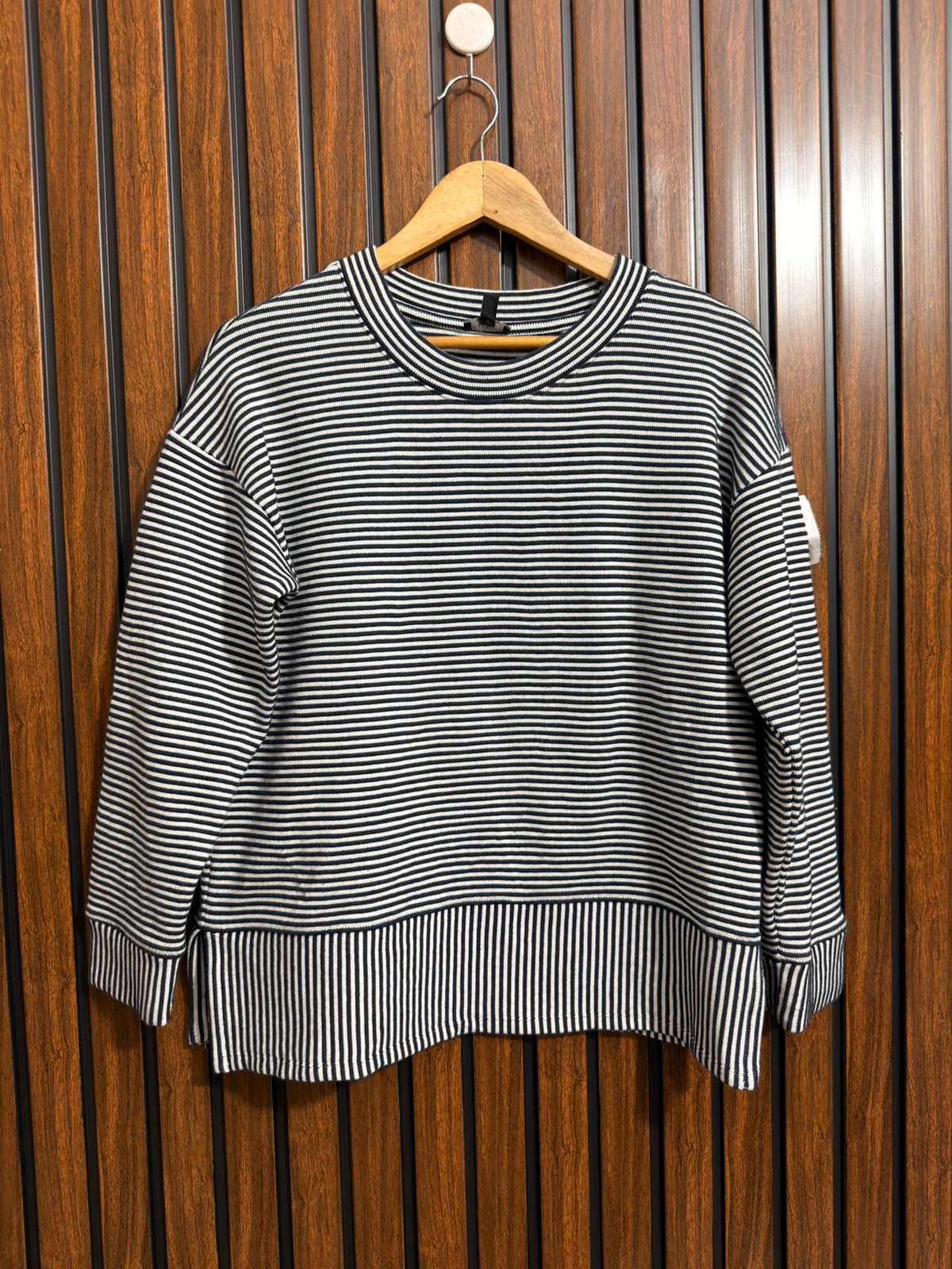 Chest 20  Lenght 23.5 Womens Casual Sweater