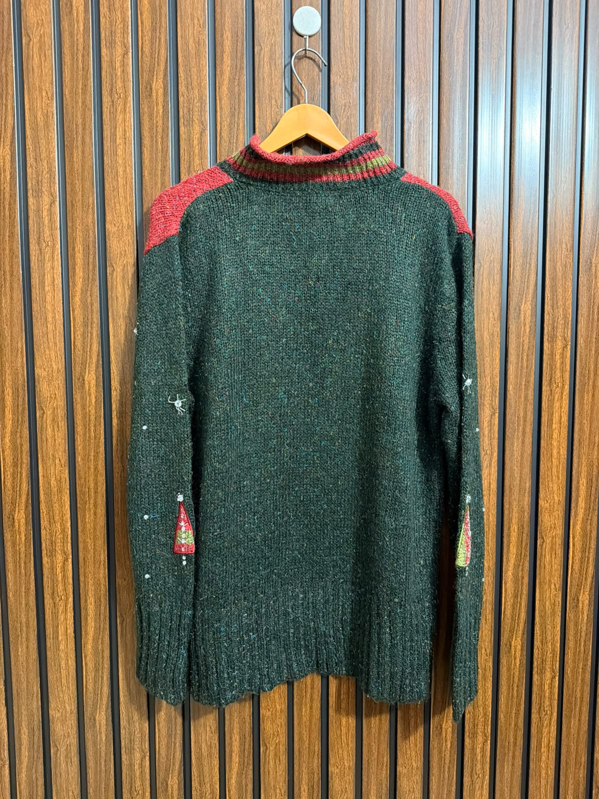 Chest medium  Lenght 23 Western Sweater Range