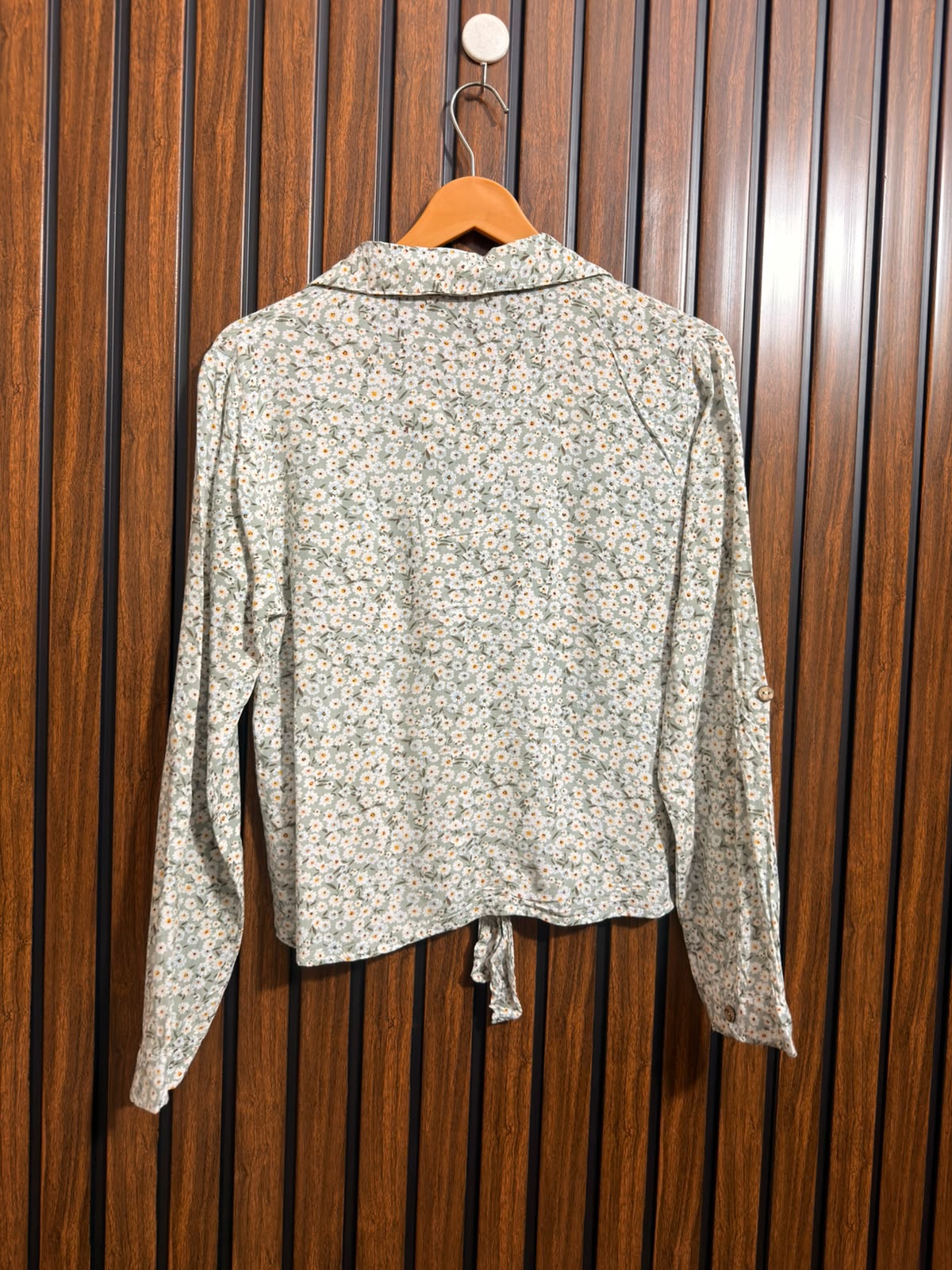 Chest 18  Lenght 19  Fabric linen Branded Womens Sleeve Top