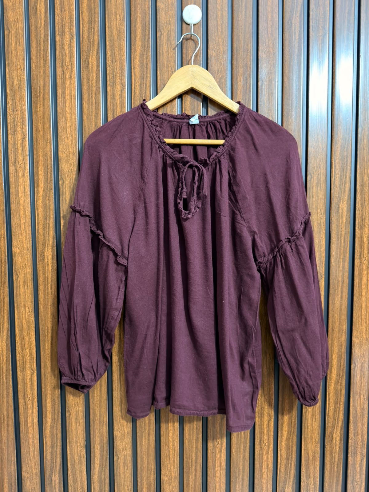 Chest 20  Lenght 24  Fabric linen Ladies Full Sleeve Top