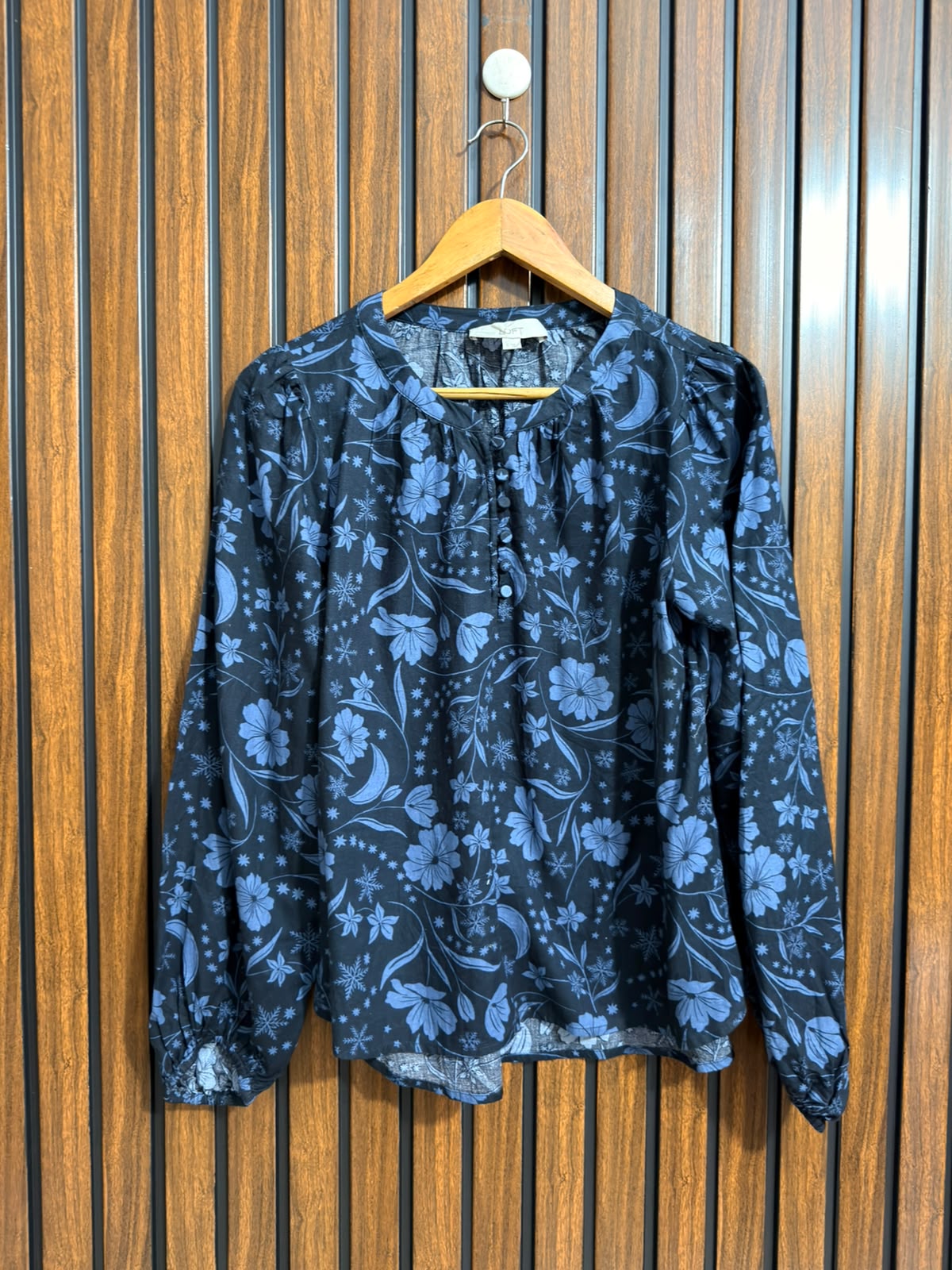 Chest 19  Lenght 23 to 25  Fabric linen Western Wear Full Sleeve Top