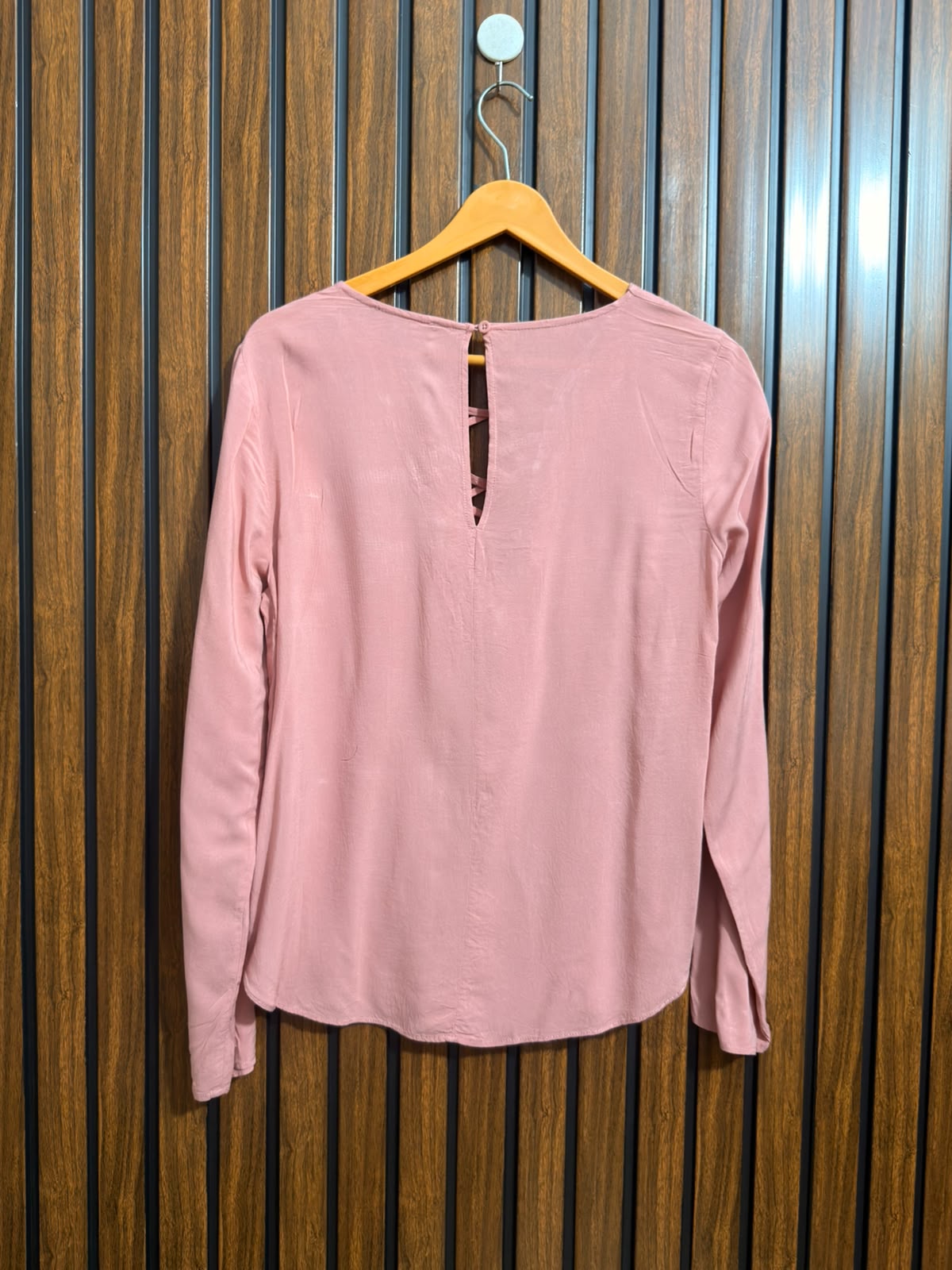 Chest 17  Lenght 24  Fabric linen Womens Full Sleeve Top