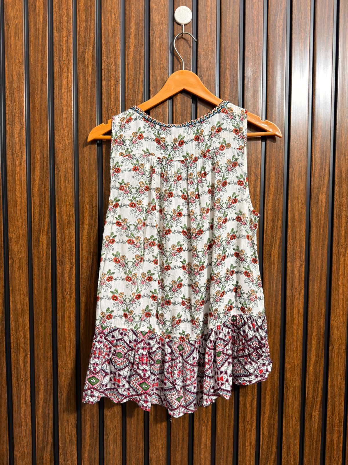 Chest 20  Lenght 22 to 24  Fabric cotton Womens Sleeveless Top
