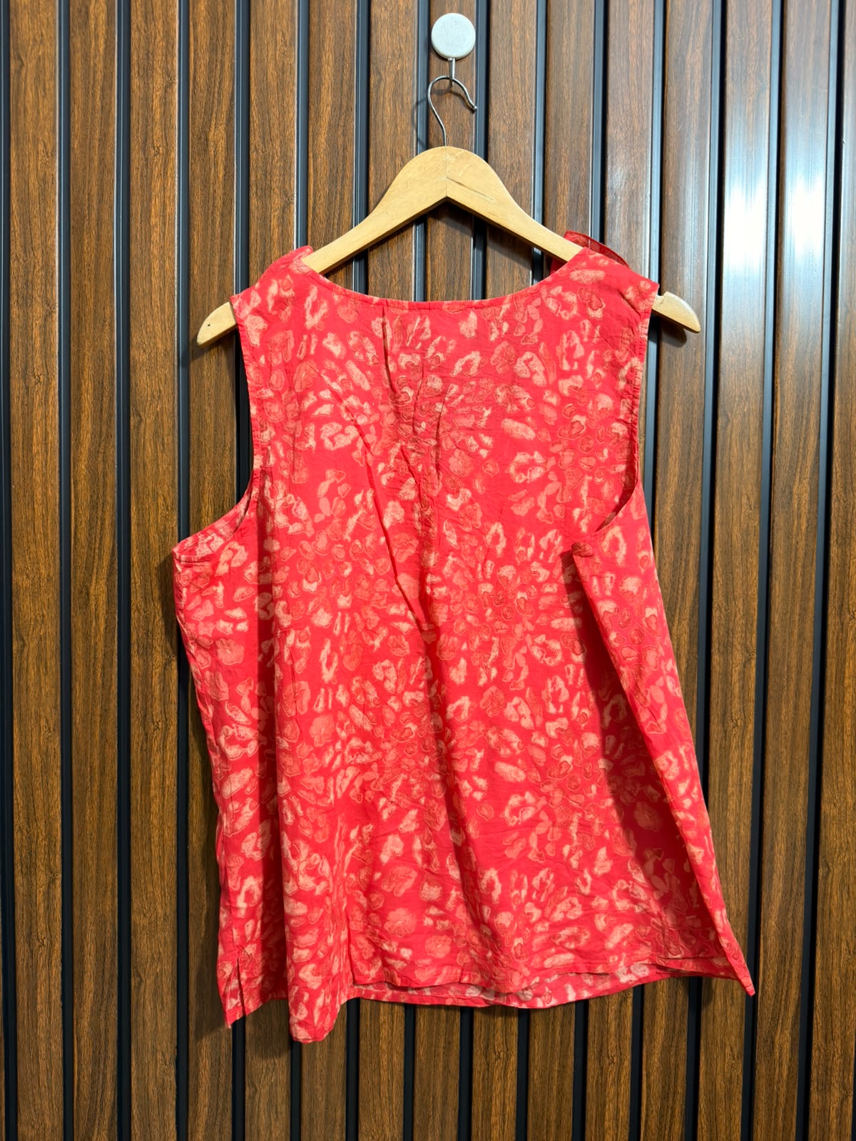 Chest 21   Lenght 25  Fabric cotton Western Ladies Sleeveless Top