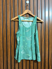Chest 17   Lenght 23  Fabric linen Ladies Sleeveless Top