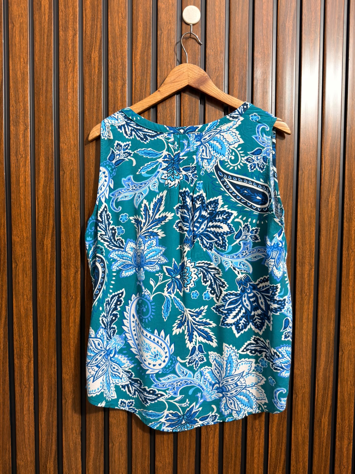 Chest 22  Lenght 25  Fabric linen Branded Womens Sleeveless Wear