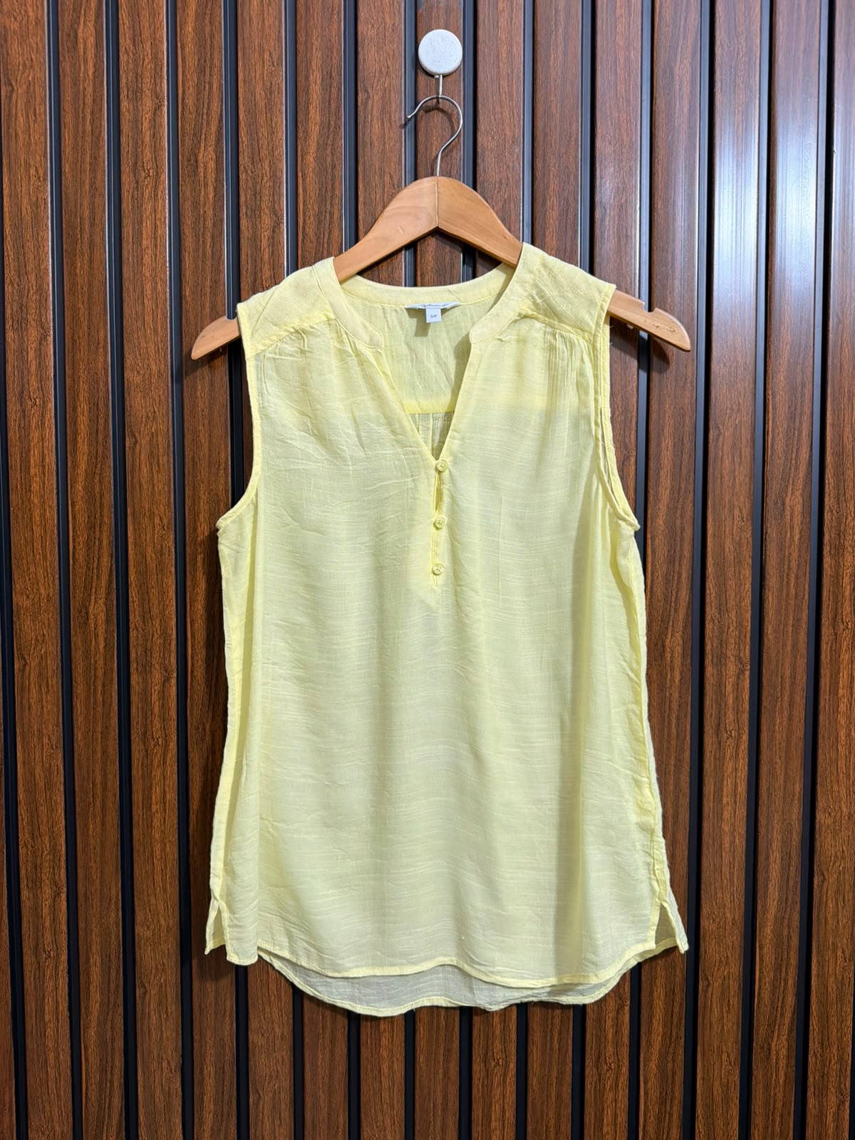 Chest 17  Lenght 24 to 26  Fabric Georgette Branded Sleeveless Tops