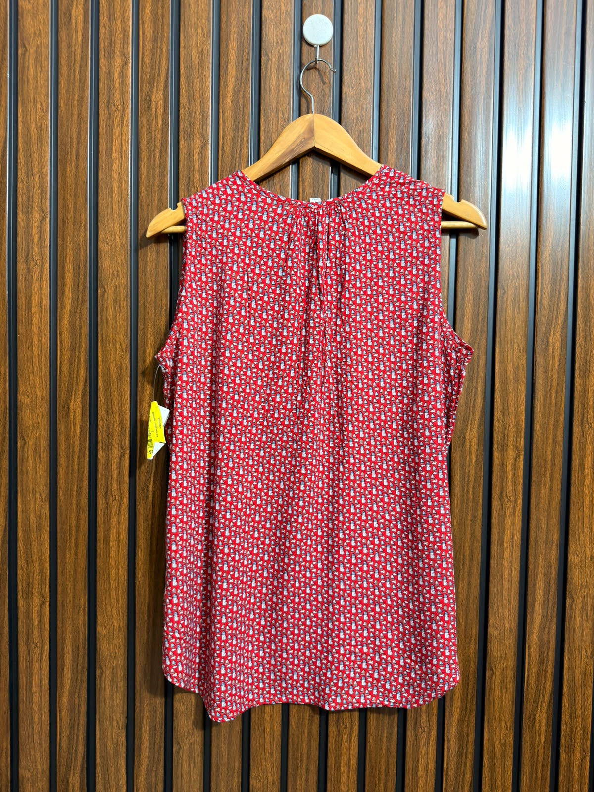 Chest 19   Lenght 26  Fabric linen Western Branded Sleeveless Top