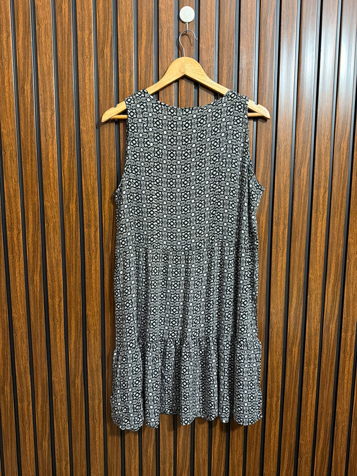 Chest 20  Lenght 35  Fabric linen Womens Sleeveless Tops