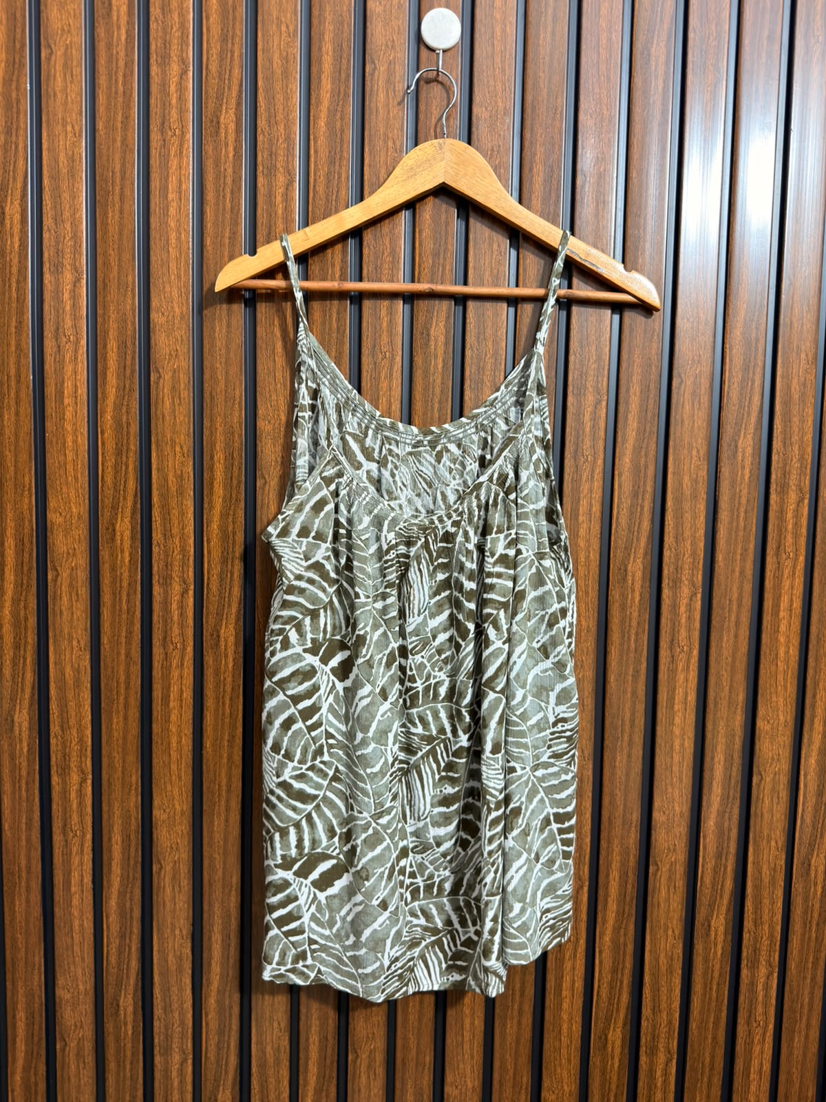 Chest 21  Lenght 27  Fabric cotton Western Ladies Sleeveless Wear