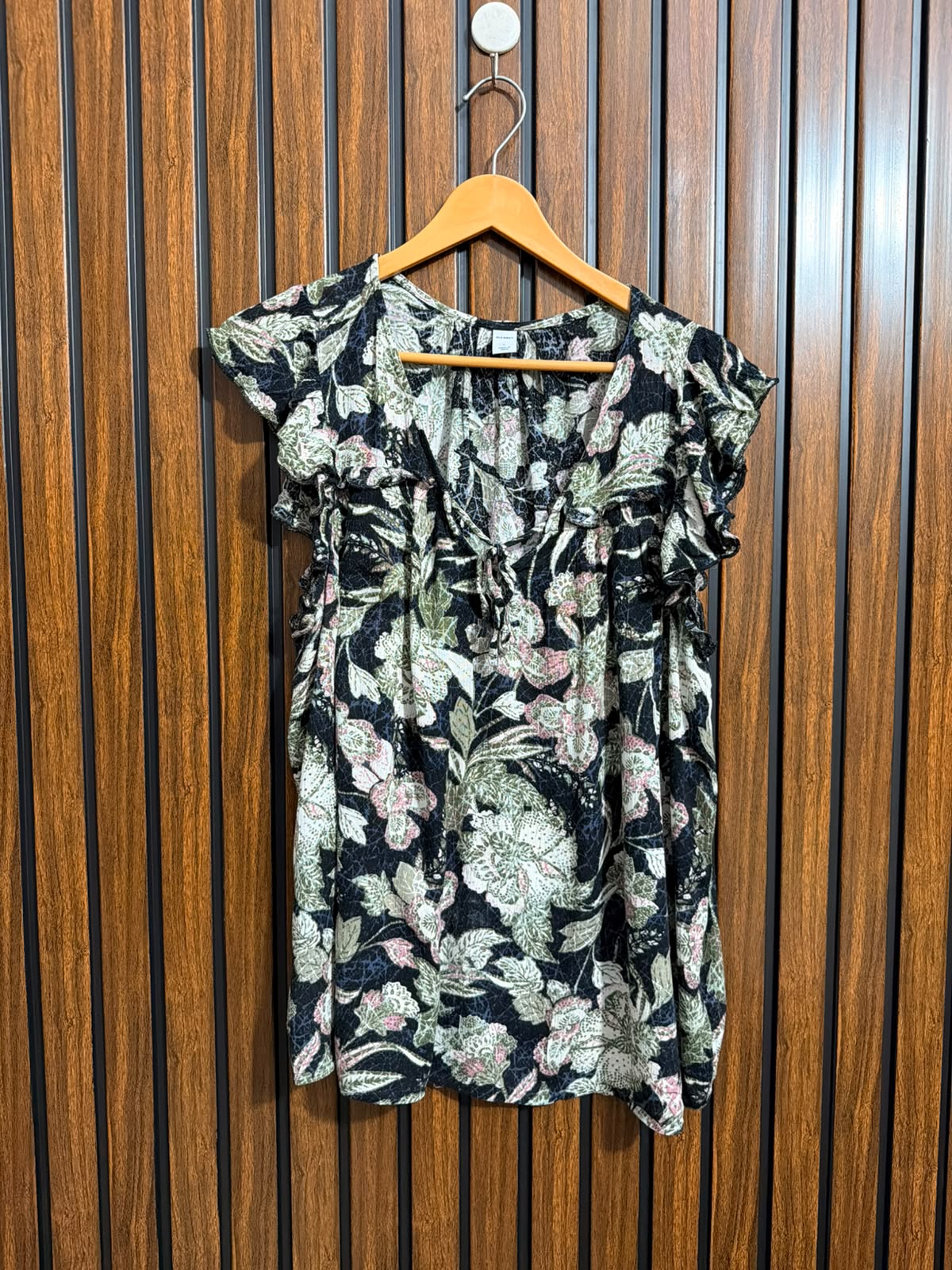 Chest 22  Lenght 26  Fabric rayon Womens Sleeveless Wear