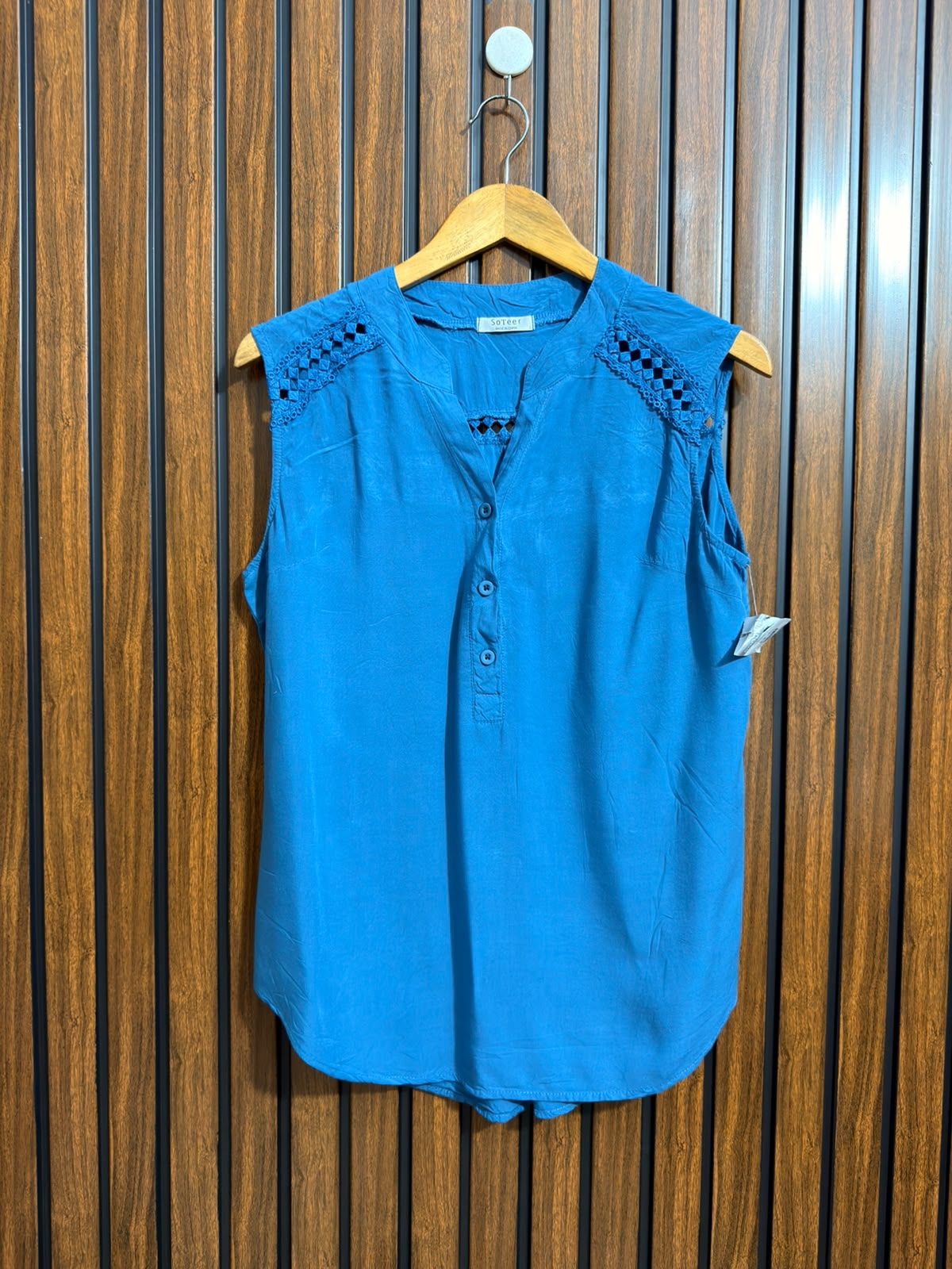 Chest 19  Lenght 26  Fabric linen Western Branded Womens Sleeveless Top