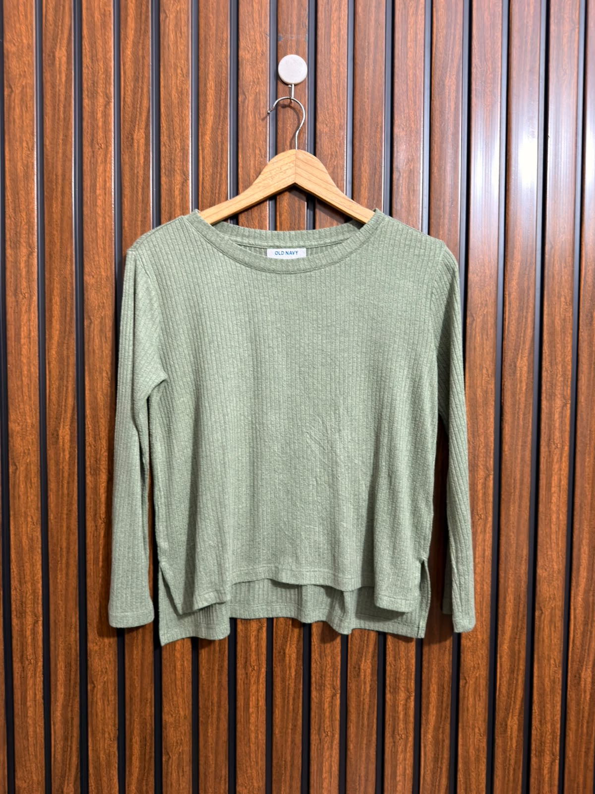 Chest 19  Lenght 19 to 21 Branded Womens Warm Top