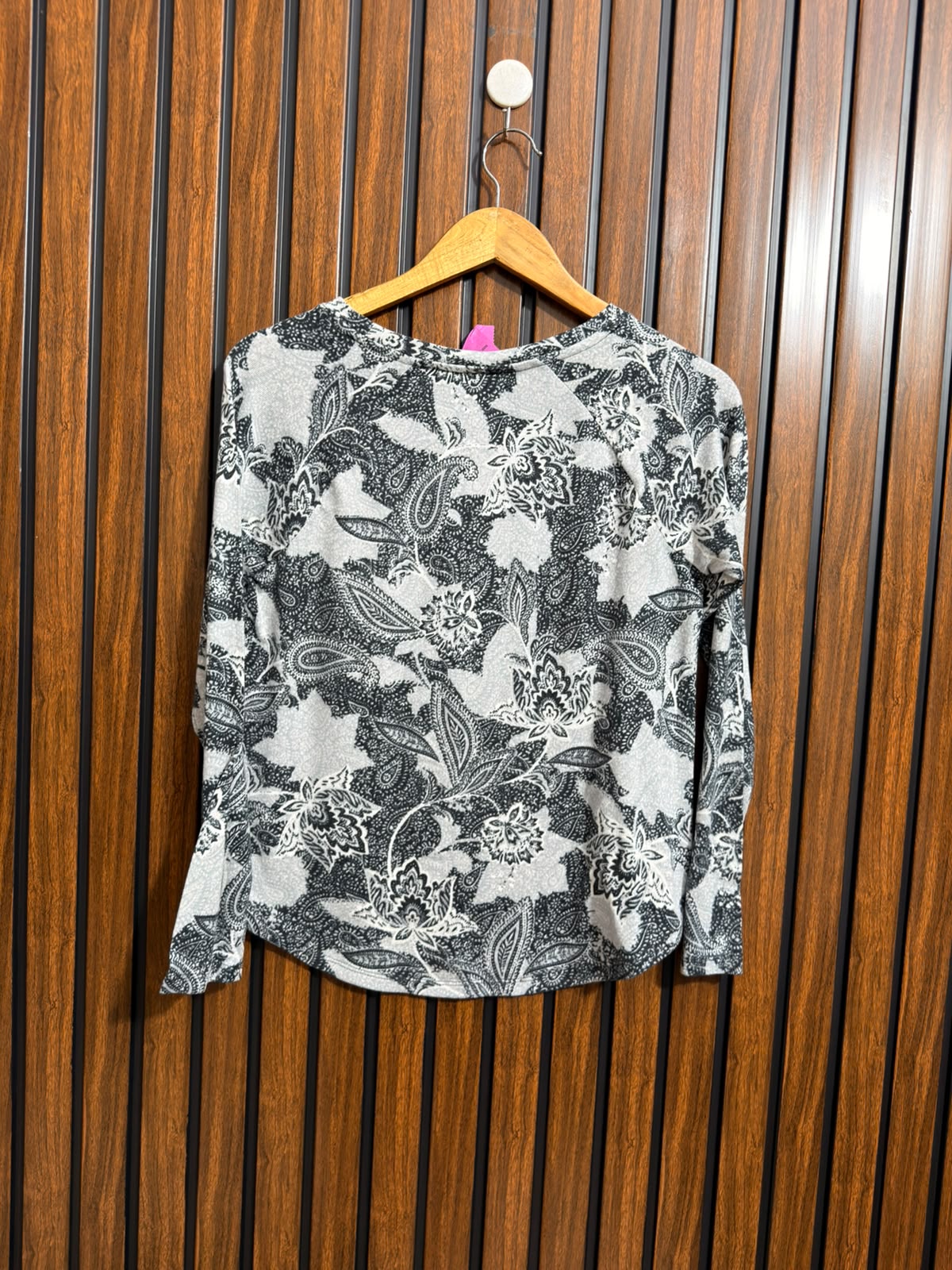 Chest 16  Lenght 21 Womens Winterwear Top