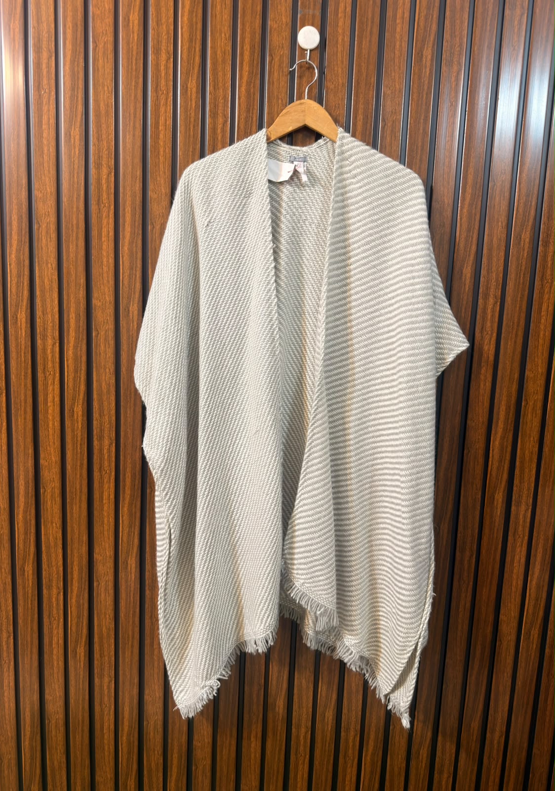 Ladies Shawl Wear