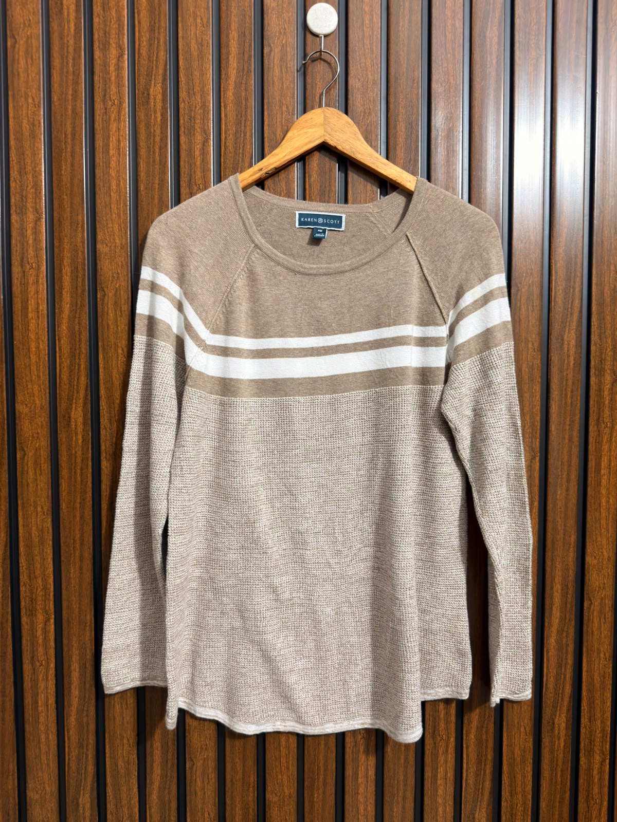 Chest 20  Lenght 27 Womens Winter Sweater